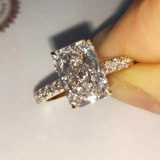 18K gold Ring Radiant cut IGI Diamond