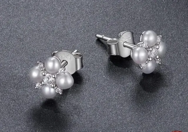 Four-leaf Clover Moissanite Earrings, Natural Freshwater Pearls Round Diamond Earrings S925